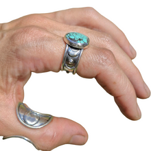 Load image into Gallery viewer, Campitos Turquoise Moonphase Ring