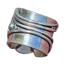Load image into Gallery viewer, Waves of Life Lightning Ridge Ring