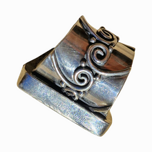 Load image into Gallery viewer, Spiral Spine Boulder Opal Ring