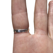 Load image into Gallery viewer, 925 Silver Swirly Ring