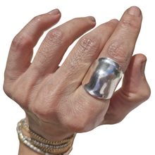 Load image into Gallery viewer, Moulded 925 Silver Ring