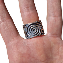 Load image into Gallery viewer, Spiralverse Boulder Opal Ring
