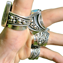 Load image into Gallery viewer, Waves of Life Boulder Opal Ring