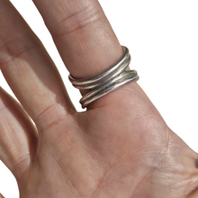 Load image into Gallery viewer, Petrified Wood and Onyx 925 Silver Ring.